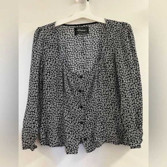 9. Reformation Jorja Top in Ansel - Picture 14 of 16